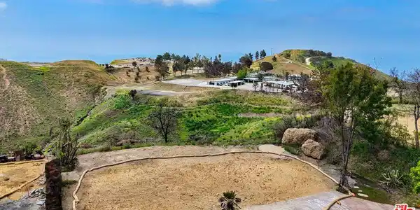 23208 W Paloma Blanca Drive