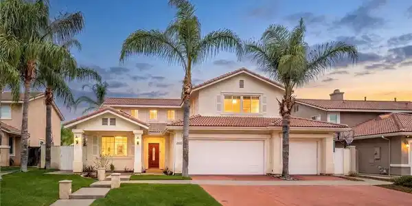 24320 Calle Estancia