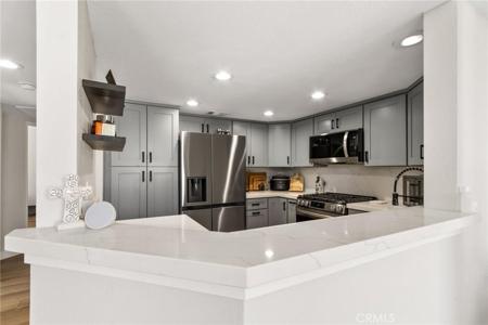 932 N Turner
