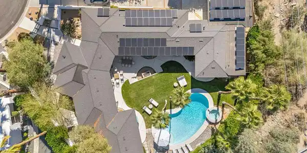 290 W Lilliana Drive