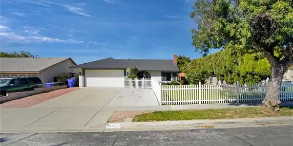 22400 Ladera