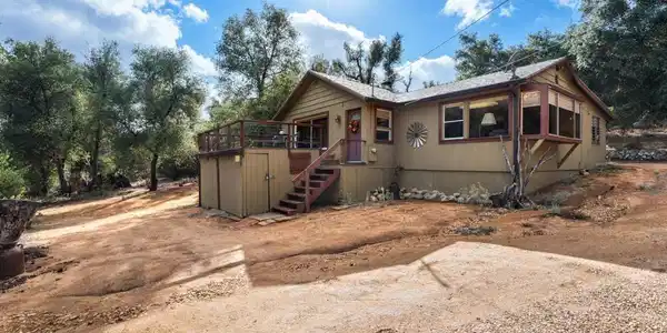 9150 Pine Creek