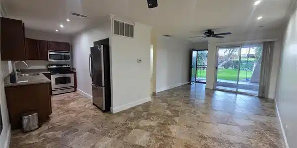 420 N Villa Court