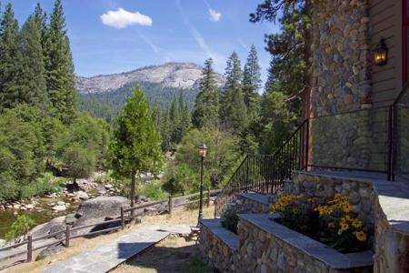 7899 Forest Drive