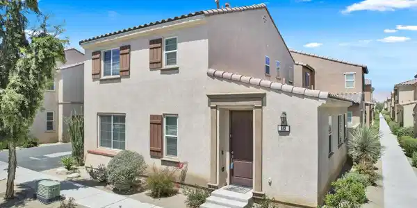 512 Calle Vibrante