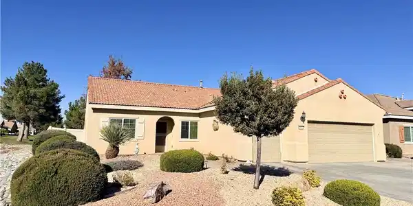 19422 Royal Oaks