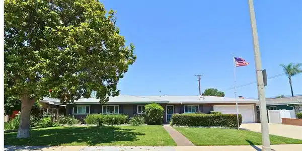 233 PHLOX Avenue