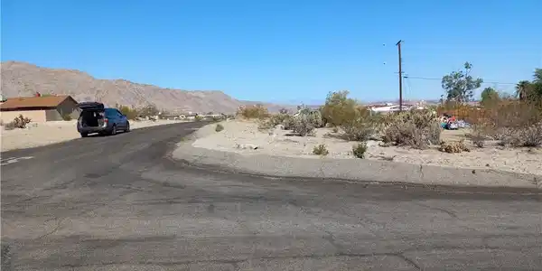 29 SAHARA AVE