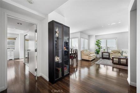 525 E Seaside Way