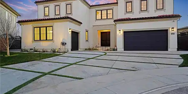 20446 W Albion
