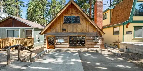 43050 Sunset Drive