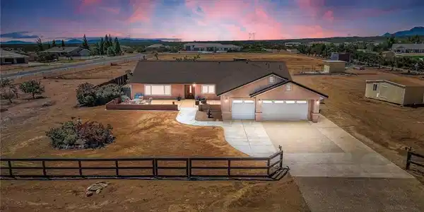 9275 Rattlesnake Rd.