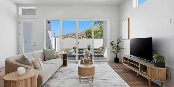 53145 Avenida Martinez