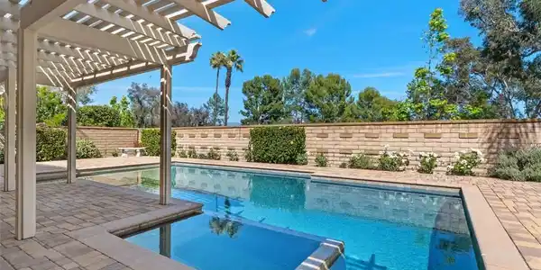 27048 Santa Susana