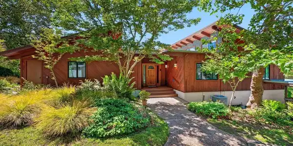 1526 Hall Ranch Road