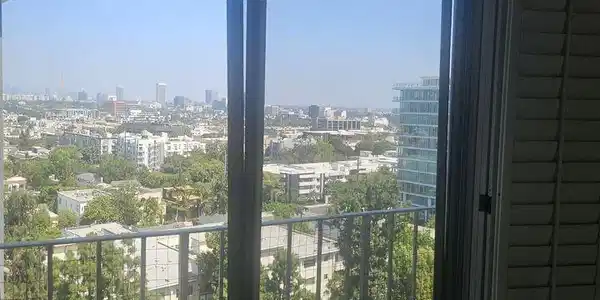 100 S Doheny Drive