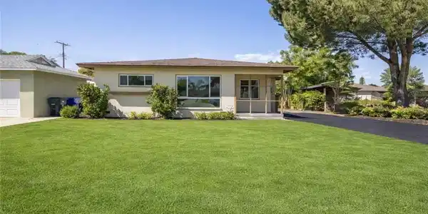 626 W Bonnie Brae Court