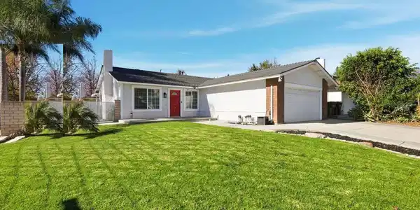 8672 Oak Drive