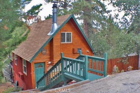556 Villa Grove Avenue
