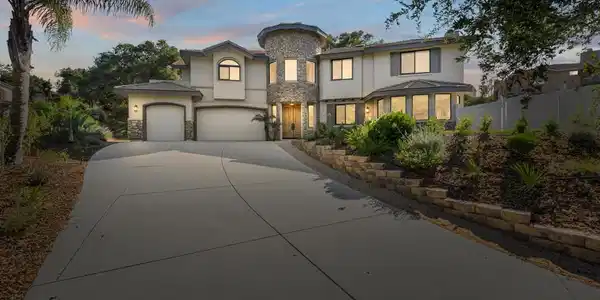 265 W Kelly Road