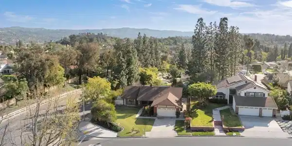 5251 Avenida De Amor