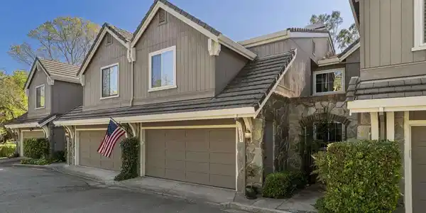 525 Silver Oak Ln