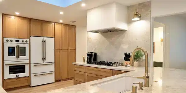 4242 Avenida Gregory