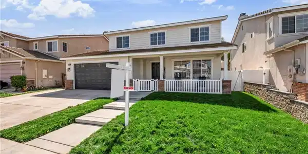 23831 Cloverleaf