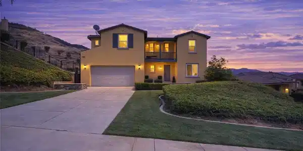 16395 Ridge Field