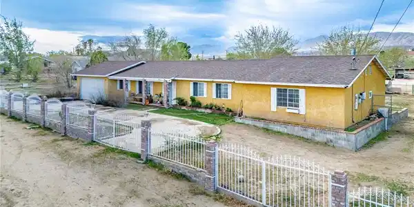 8806 E Avenue T14