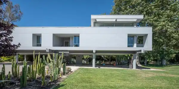 30047 Mulholland Highway