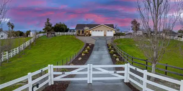 5095 White Tail Place