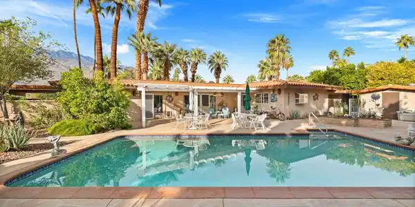 344 N Sunset Way