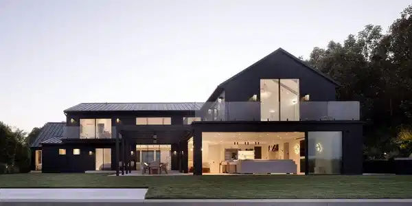1126 Stradella Road