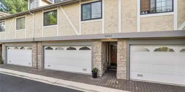 29623 Strawberry Hill