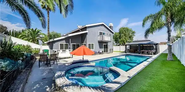 2101 Skylark Circle