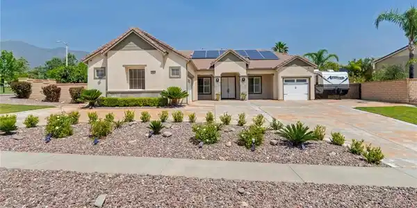 13918 Oak Leaf Way