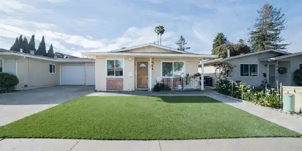 608 Bronte Avenue