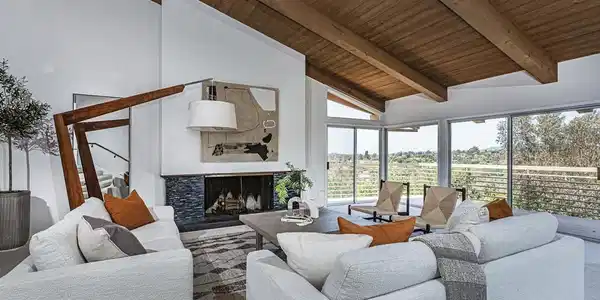 5458 Avenida Maravillas