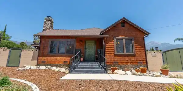 895 W 23rd