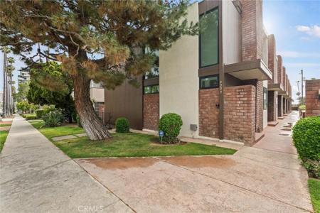 1227 N Brand