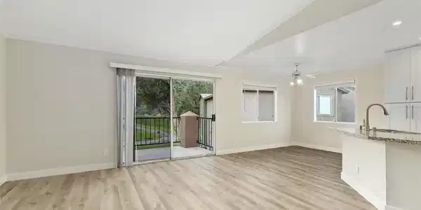 2576 Avenida Del Vista
