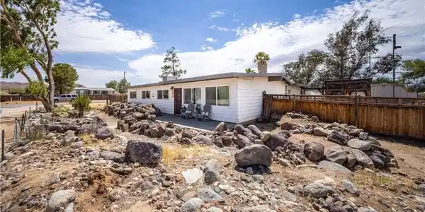 1263 S Primrose
