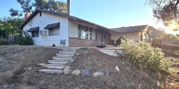 323 Lila Lane