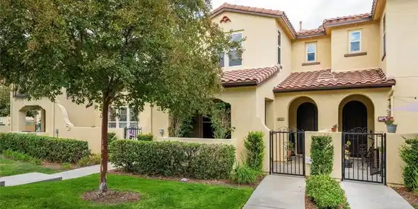 28771 Calle De La Paz