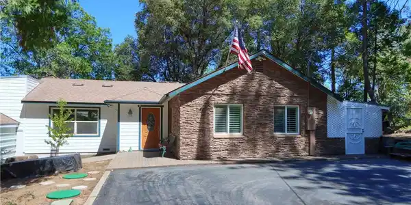 36125 Cedar Lane
