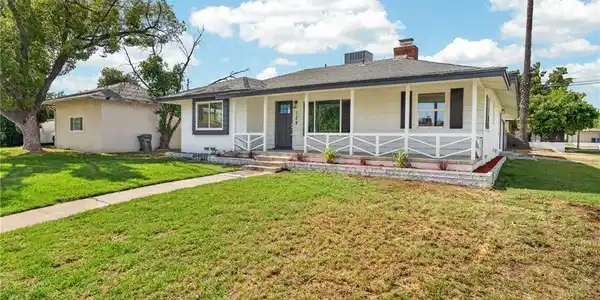 128 W Ramona