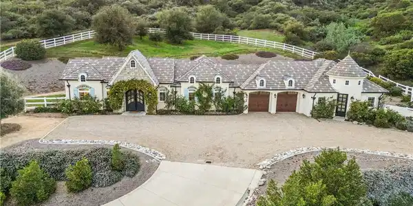 39851 Paseo Chaparro