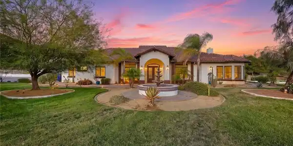 21977 Paseo Chico