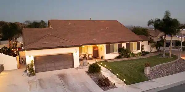 102 Knoll Crest Drive